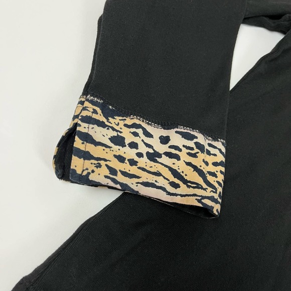 Animal Print Cuffs and Collar Top - Picture 4 of 5